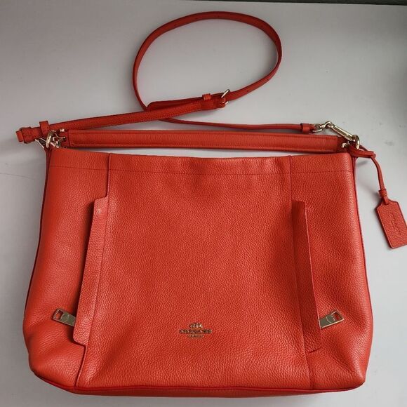 Coach Scout Hobo In Pebbled Leather - Picture 2 of 16